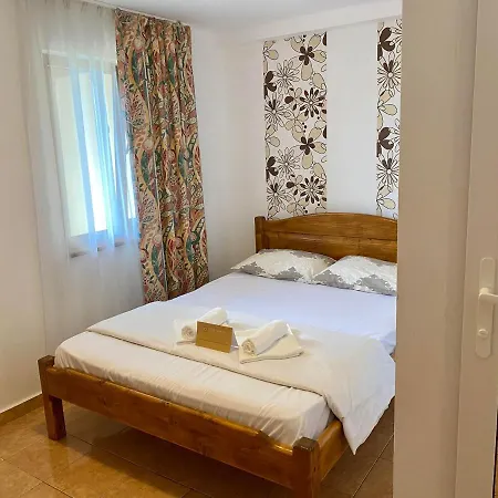 Pensión Gemini House Ultracentral 3 Margarete Costinesti