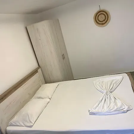 Gemini House Ultracentral 3 Margarete Pensiune